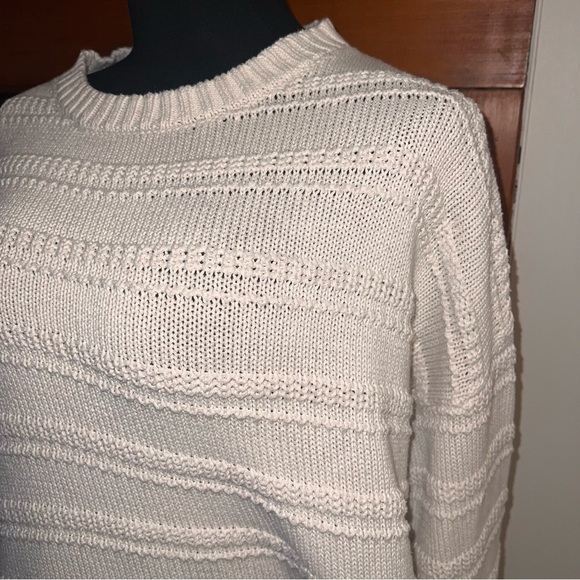 Cupcakes and Cashmere Knit High to Low sweater Size Large - Picture 4 of 6